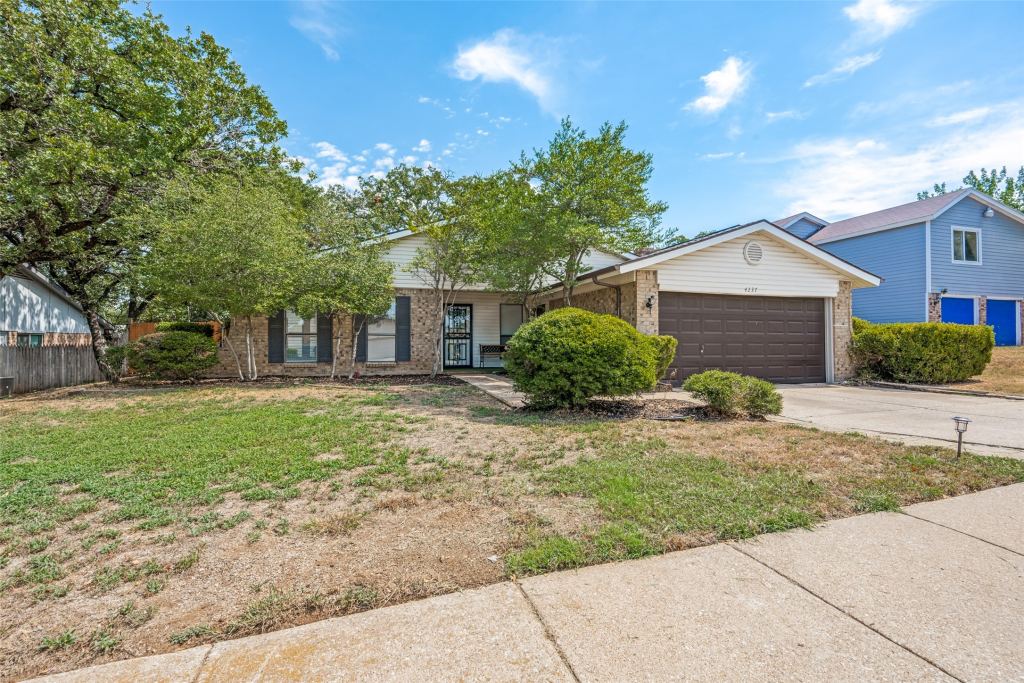 4237 Glen Springs Drive, Arlington, TX 76016 — photo 1