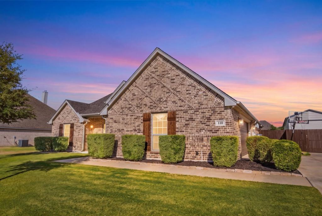 110 Oak View Drive, Godley, TX 76044 — photo 1