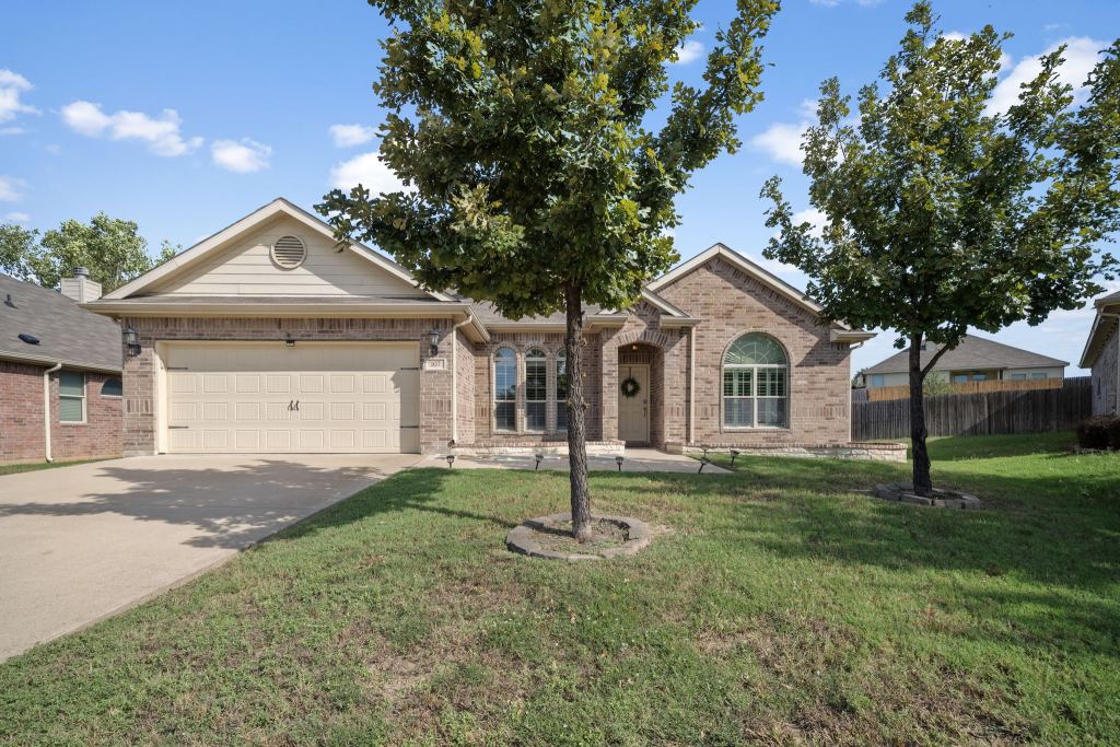 107 Jennie Court, Ferris, TX 75125 — photo 1