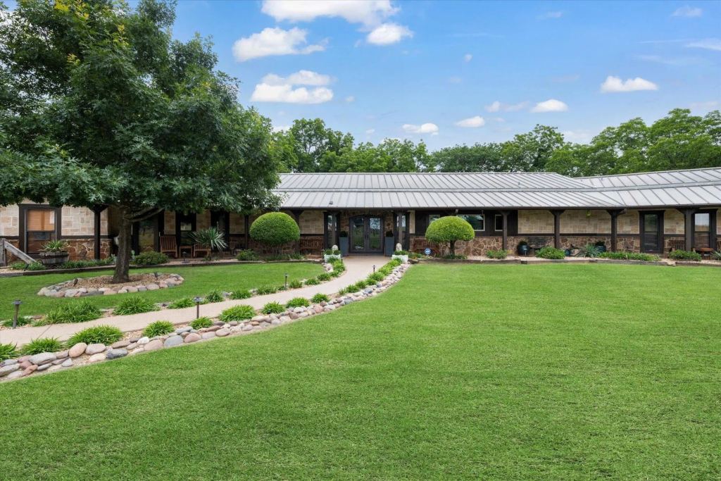 1382 E Black Jack Road, Aubrey, TX 76227 — photo 1