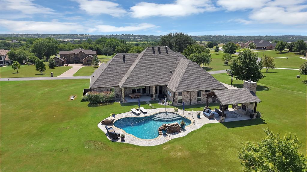 220 Pinnacle Peak Lane
