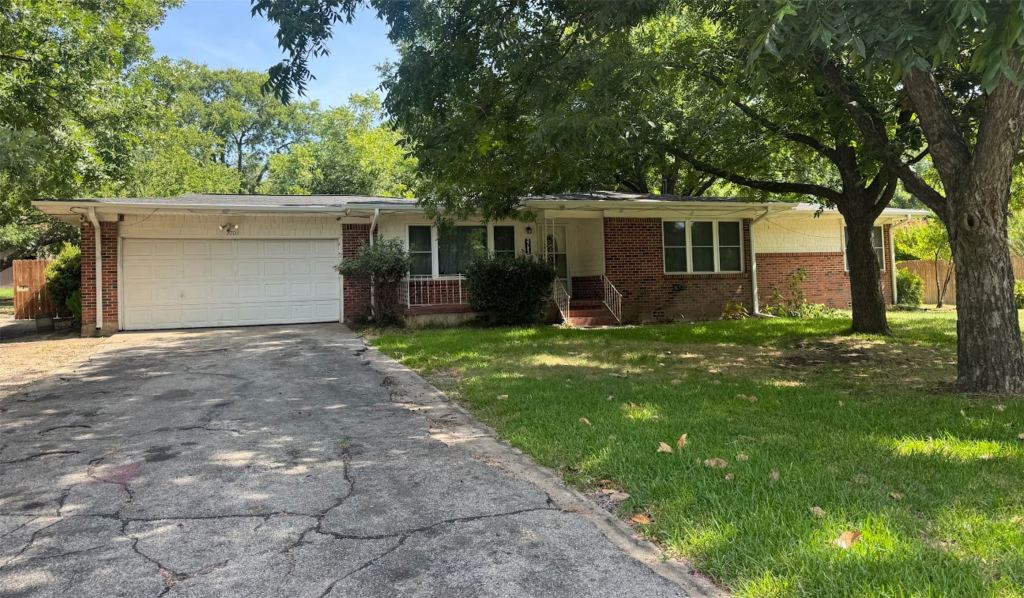 3703 Pecan Park Drive, Weatherford, TX 76087 — photo 1