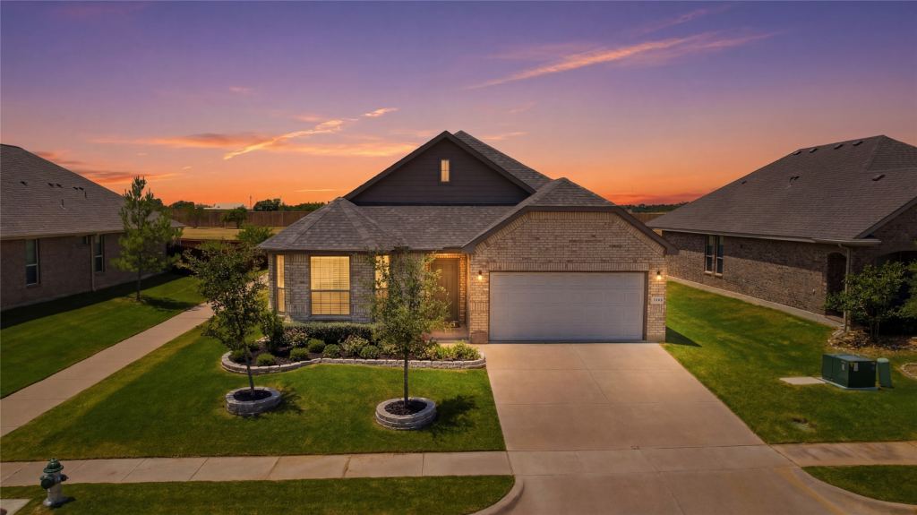 1500 Seabiscuit Drive, Granbury, TX 76049 — photo 1