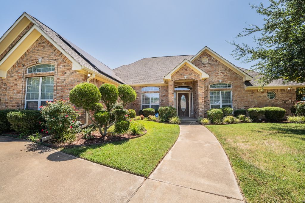 710 Kelli Circle, Sulphur Springs, TX 75482 — photo 1