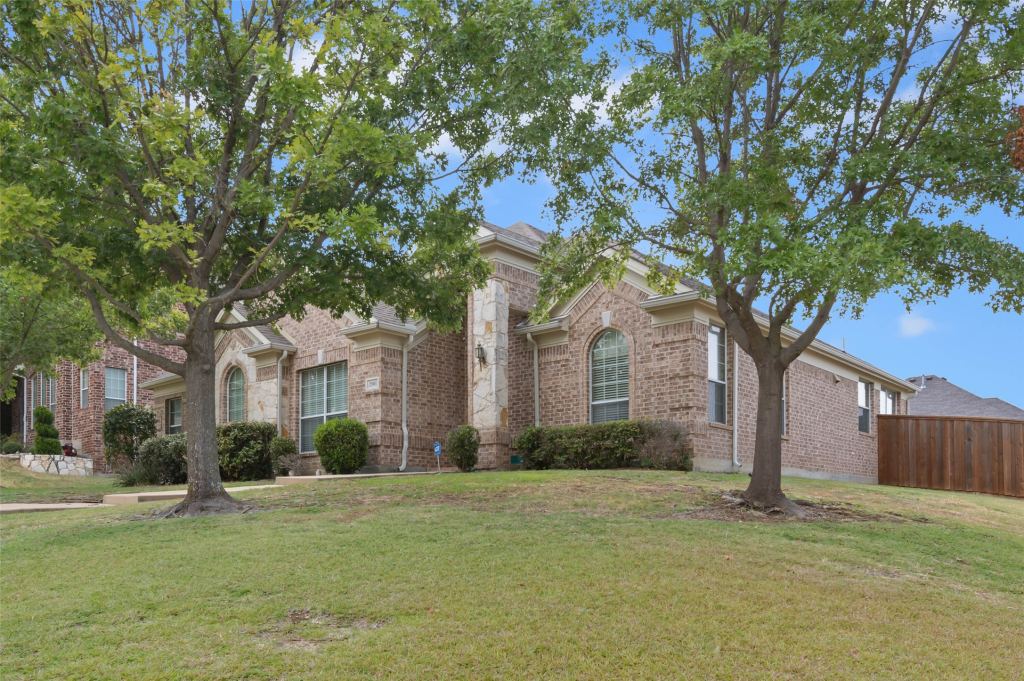 2501 Claymore Avenue, Garland, TX 75043 — photo 1