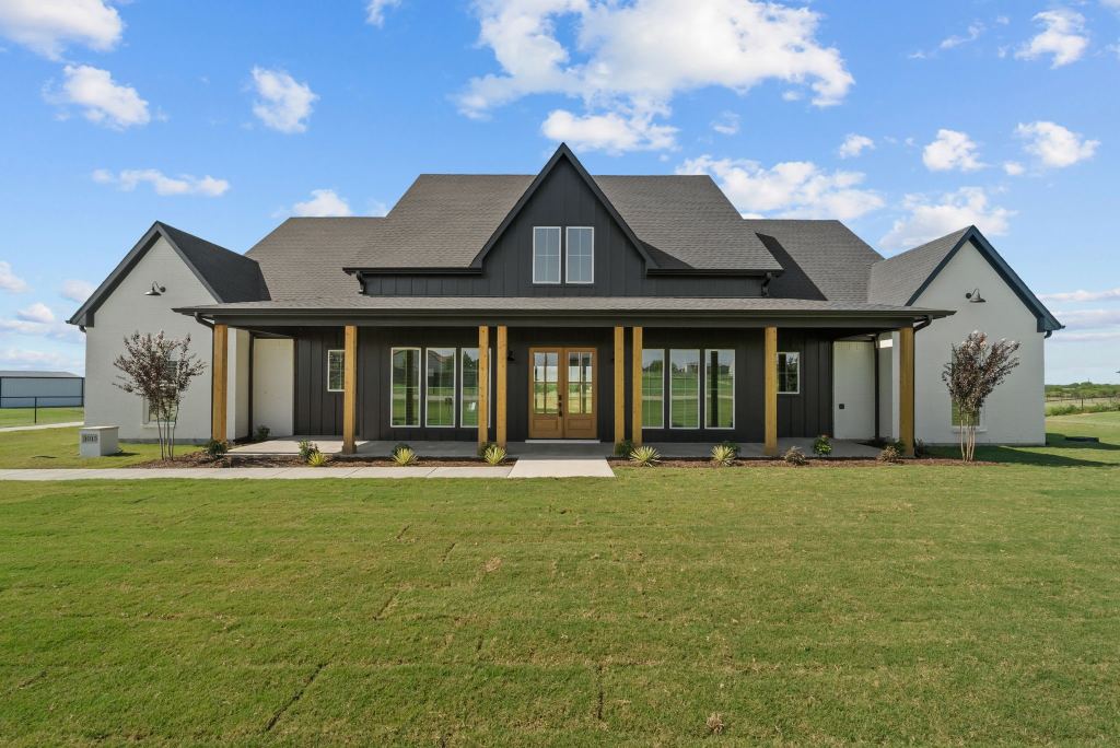 1015 Pilgrim Trail, Weatherford, TX 76088 — photo 1