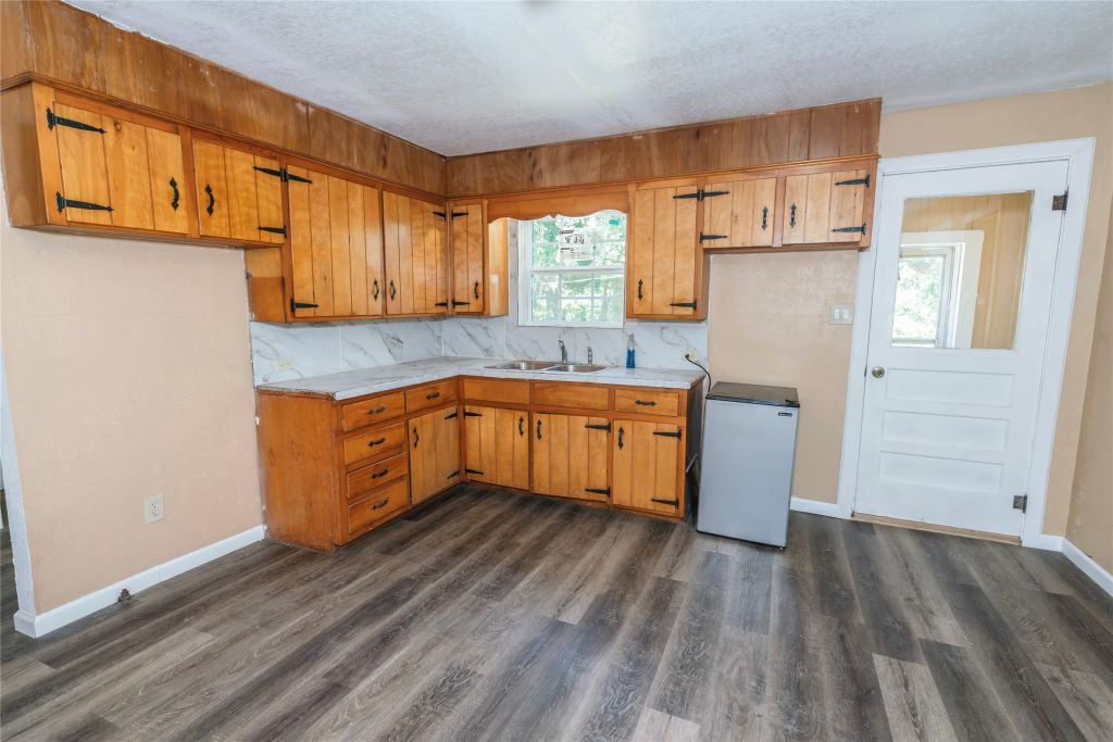 304 Jack Grace Hill Road, Bowie, TX 76230 — photo 1