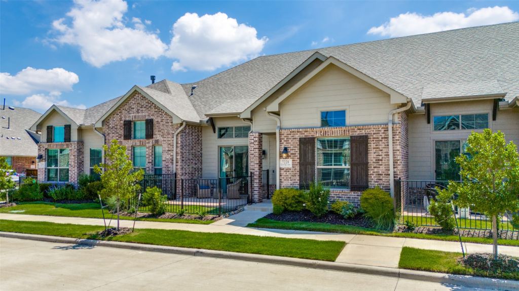 7220 Calistoga Lane, Grand Prairie, TX 75054 — photo 1