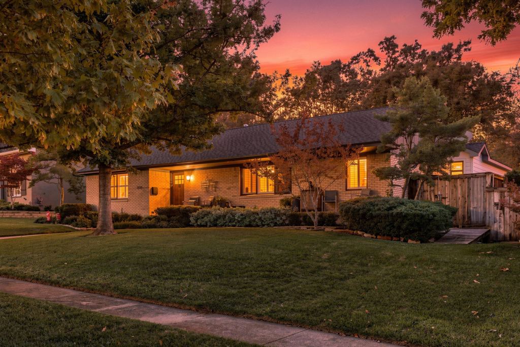 9236 Chiswell Road, Dallas, TX 75238 — photo 1