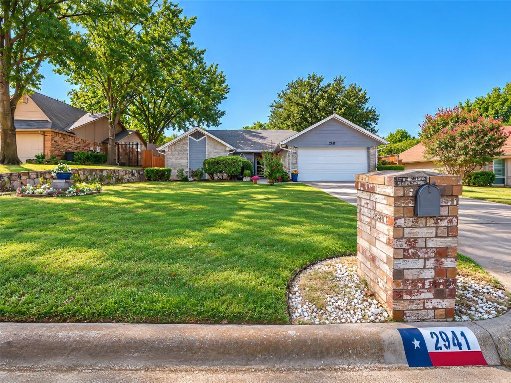 2941 Cresthaven Drive, Grapevine, TX 76051 — photo 1