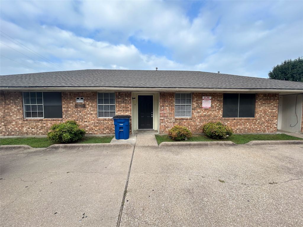 1603 S Hall Street A, Ennis, TX 75119 — photo 1