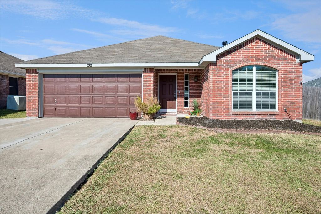 417 Pin Oak Lane, Royse City, TX 75189 — photo 1