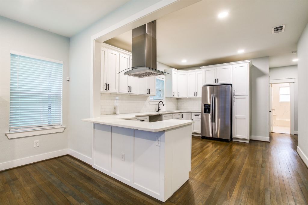 619 Pembroke Avenue, Dallas, TX 75208 — photo 1