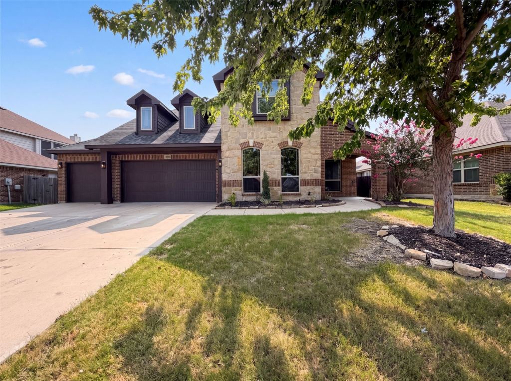 830 Graham Drive, Burleson, TX 76028 — photo 1