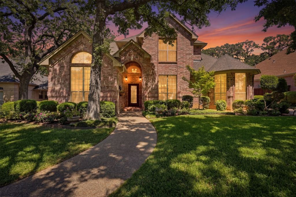 6009 Wallace Meadows Court, Arlington, TX 76001 — photo 1