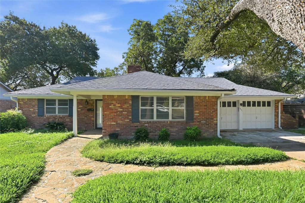 3621 Winifred Drive, Fort Worth, TX 76133 — photo 1
