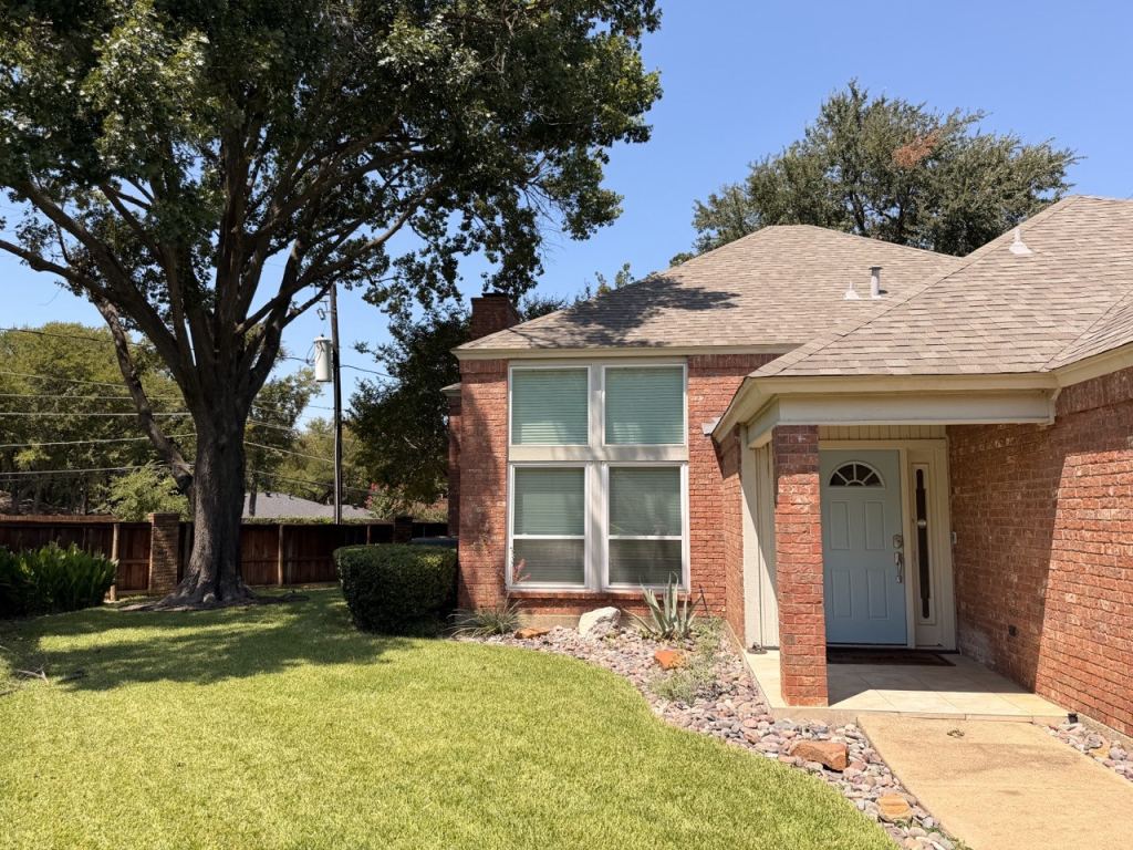 2024 N Saint Andrews Court, Arlington, TX 76011 — photo 1