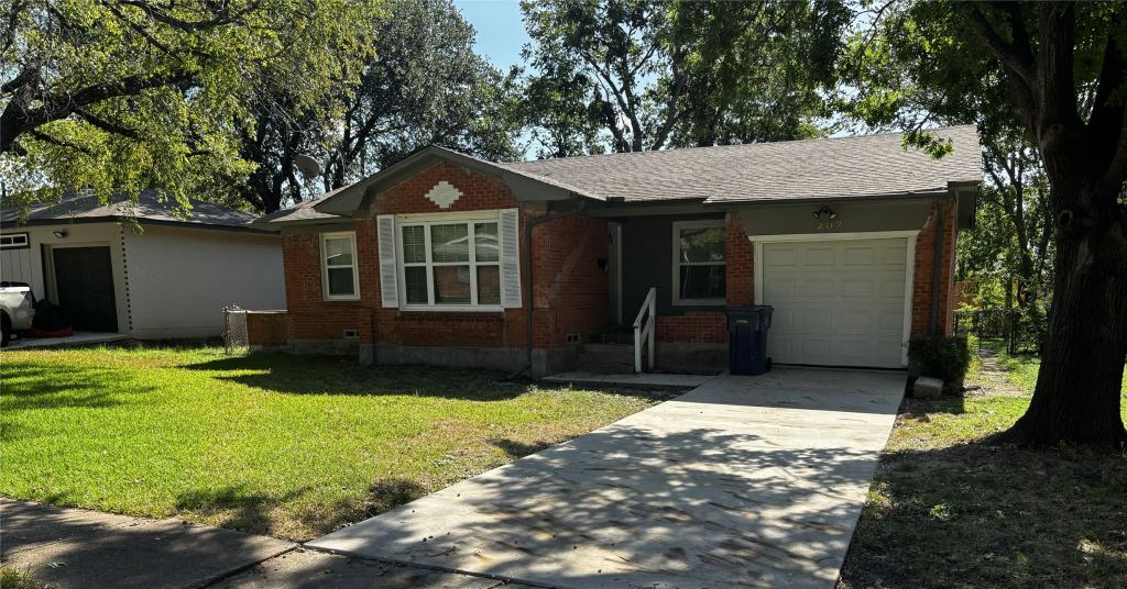 202 E Carolyn Drive, Garland, TX 75041 — photo 1