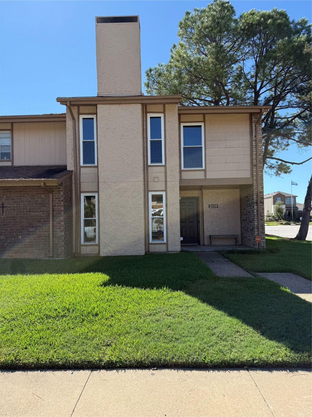 2114 Westmoor Place, Arlington, TX 76015 — photo 1