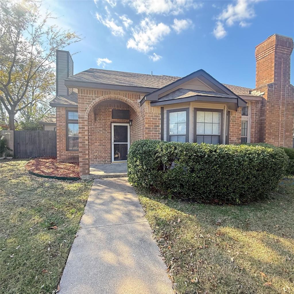 902 Binbrook Drive, Mesquite, TX 75149 — photo 1
