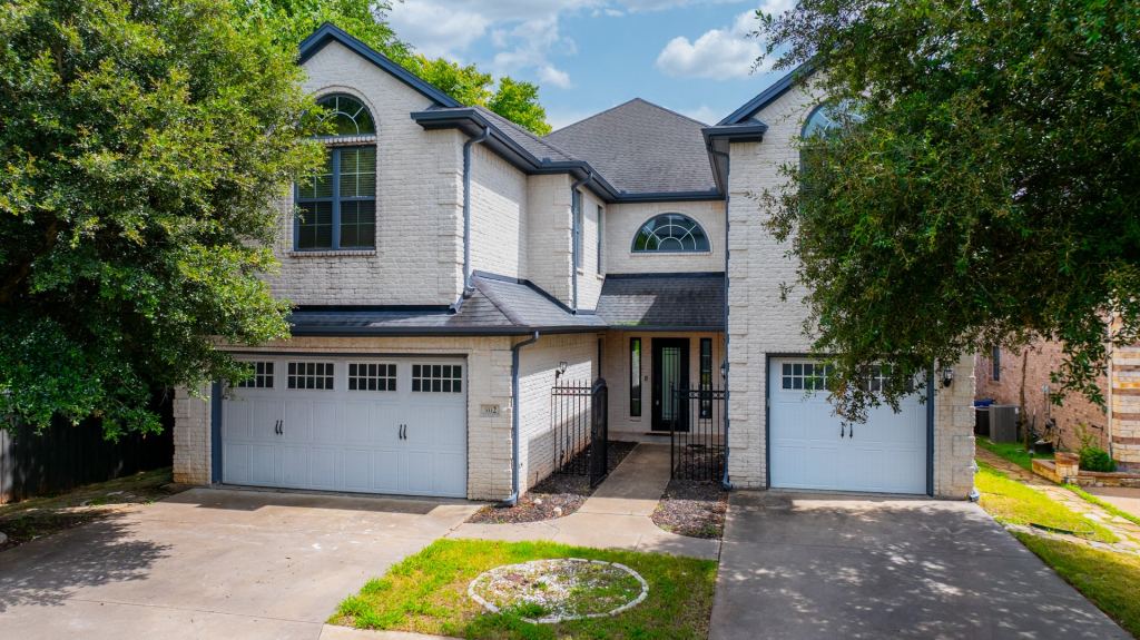 902 Saint George Place, DeSoto, TX 75115 — photo 1