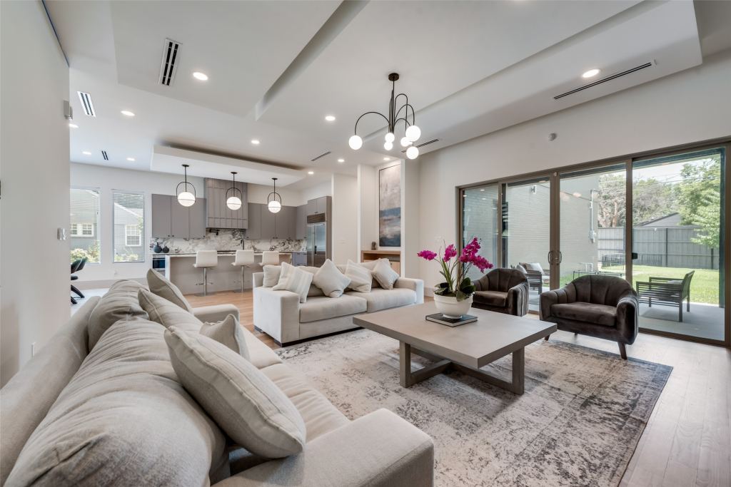 4528 W Amherst Avenue, Dallas, TX 75209 — photo 1