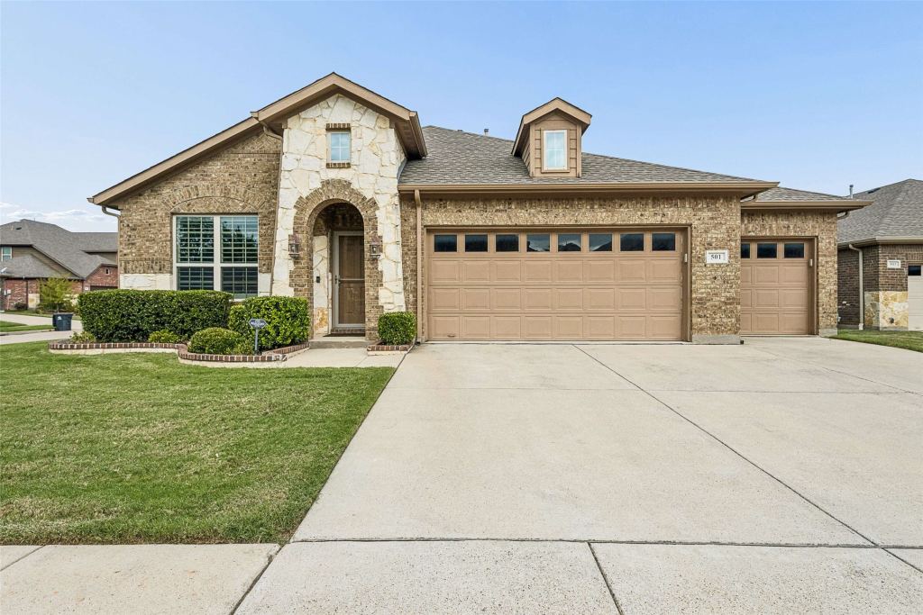501 Neils Court, Arlington, TX 76002 — photo 1