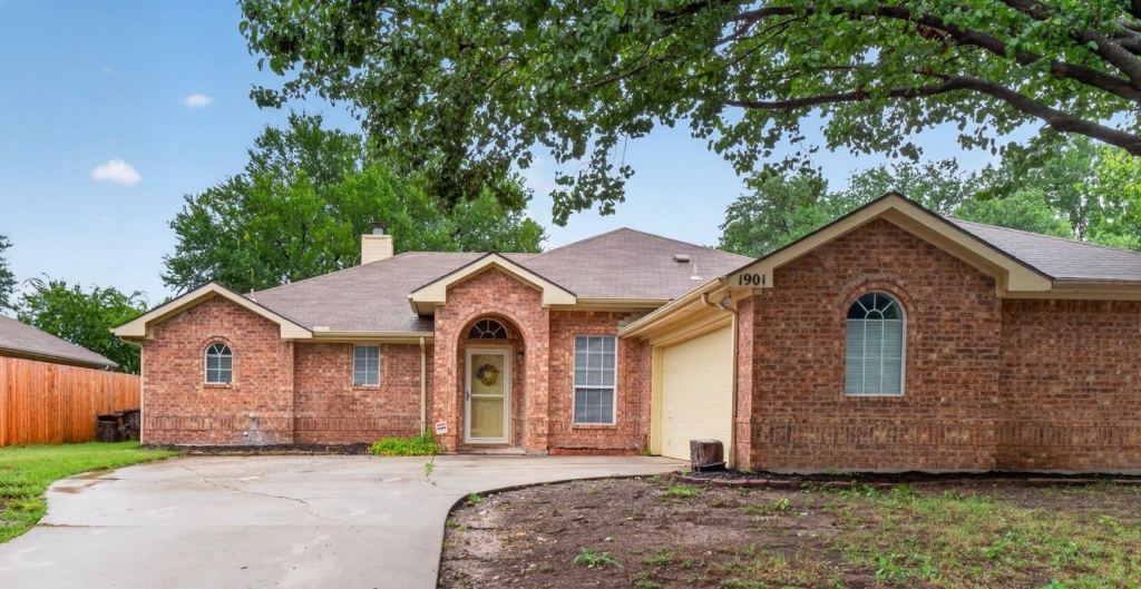 1901 Le Sage Court, Denton, TX 76208 — photo 1