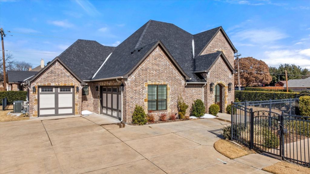 1001 Quarry Court, Granbury, TX 76048 — photo 1