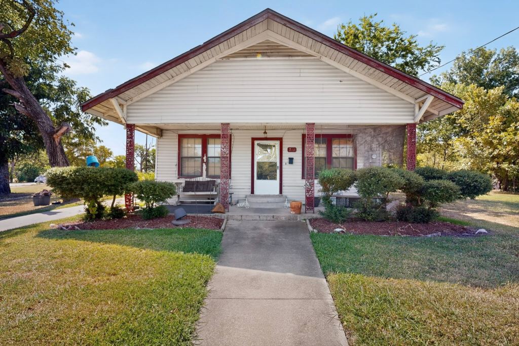 711 Mlk Boulevard, Corsicana, TX 75110 — photo 1