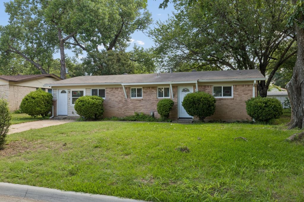 2013 Alan A Dale Road, Arlington, TX 76013 — photo 1