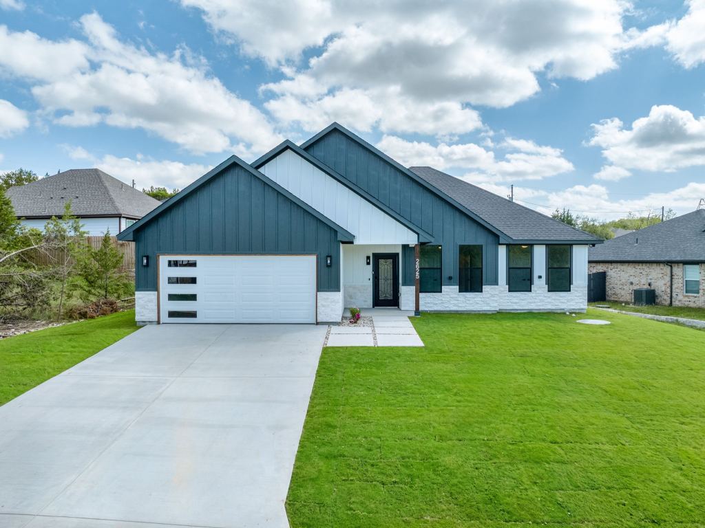 2625 White Rock Drive, Granbury, TX 76048 — photo 1