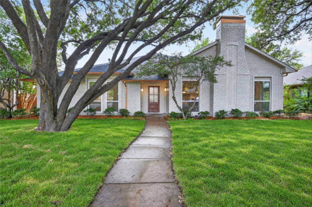 9754 Burleson Drive