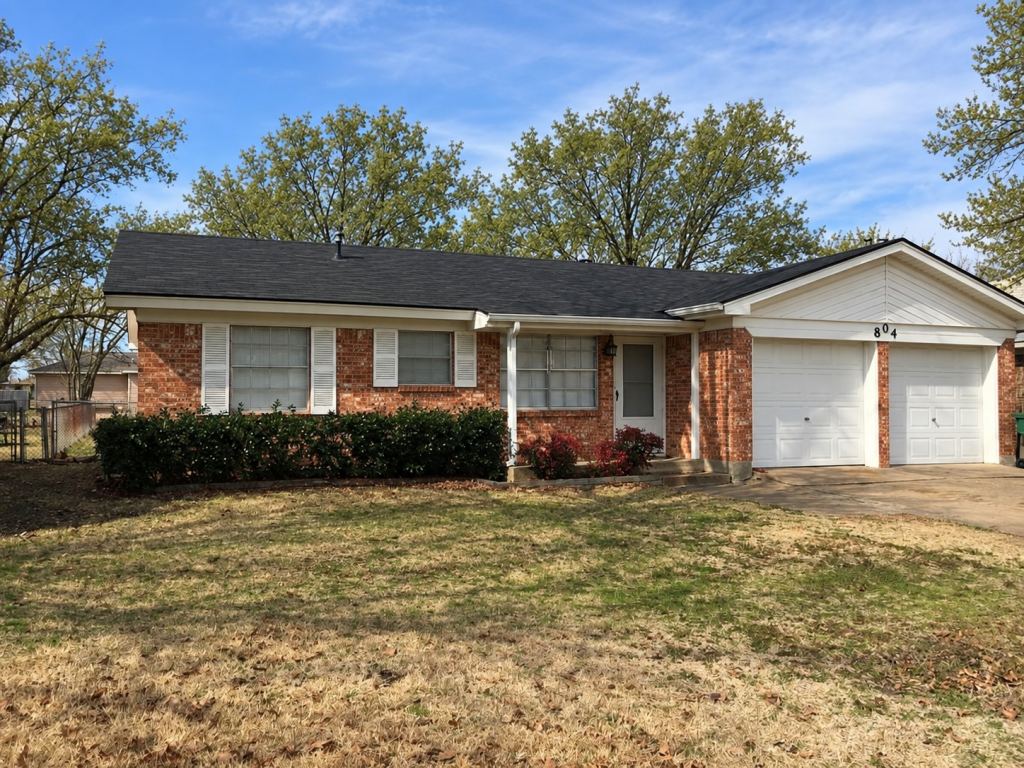 804 N Hughes Street, Howe, TX 75459 — photo 1
