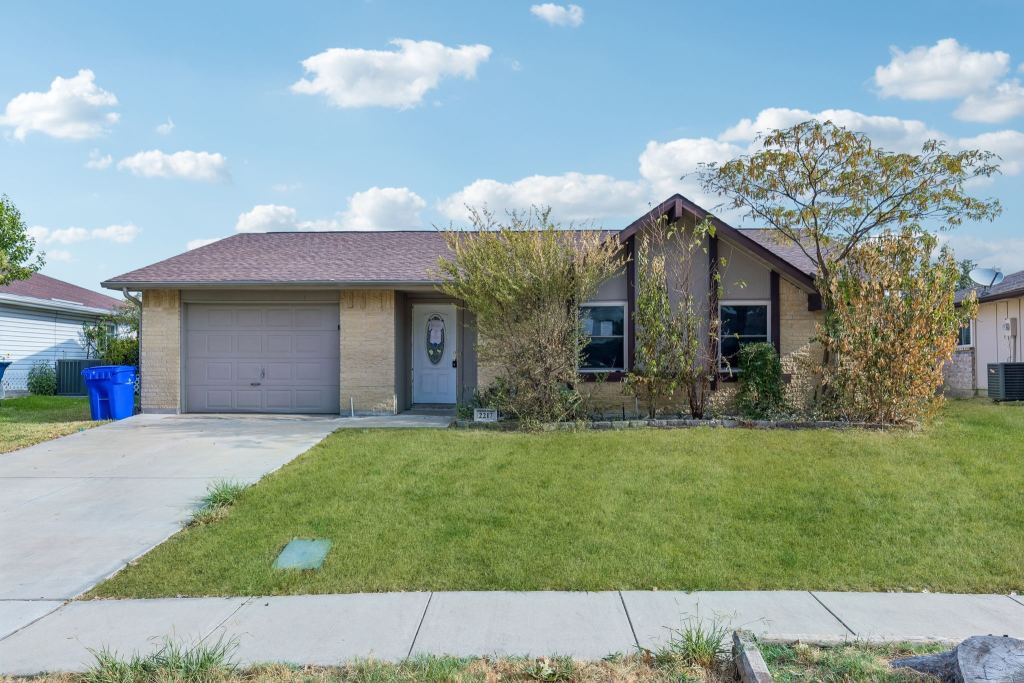 2217 Lockwood Drive, Carrollton, TX 75007 — photo 1