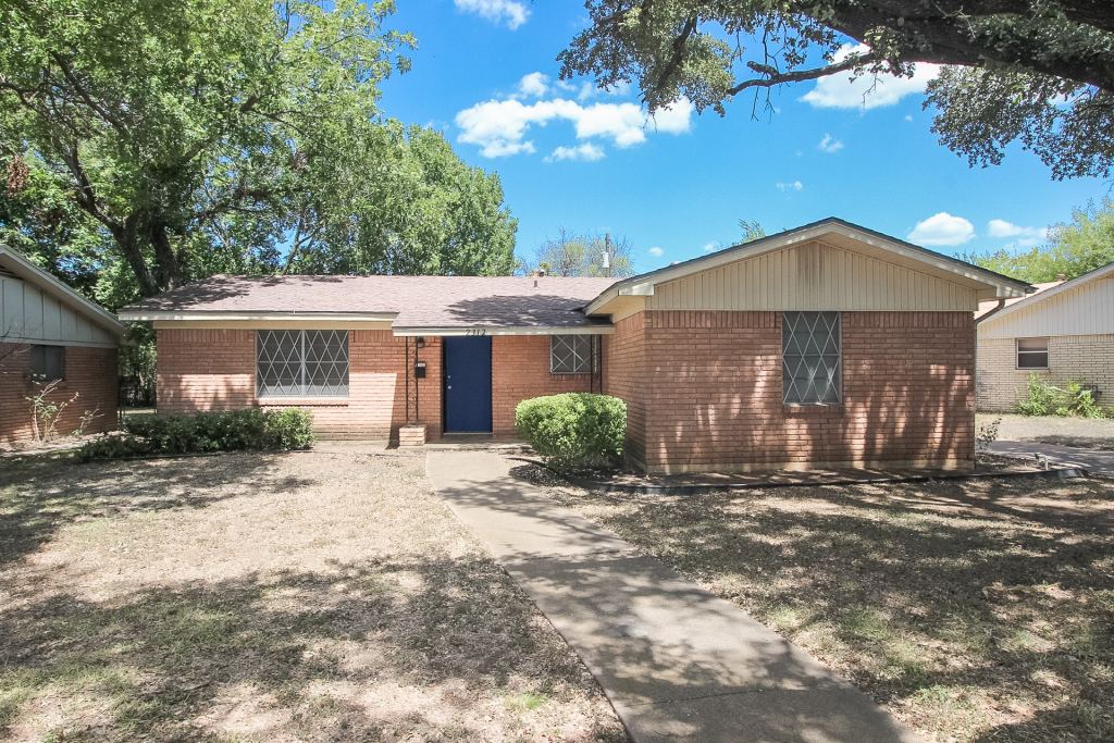 2312 Hanover, Waco, TX 76710 — photo 1