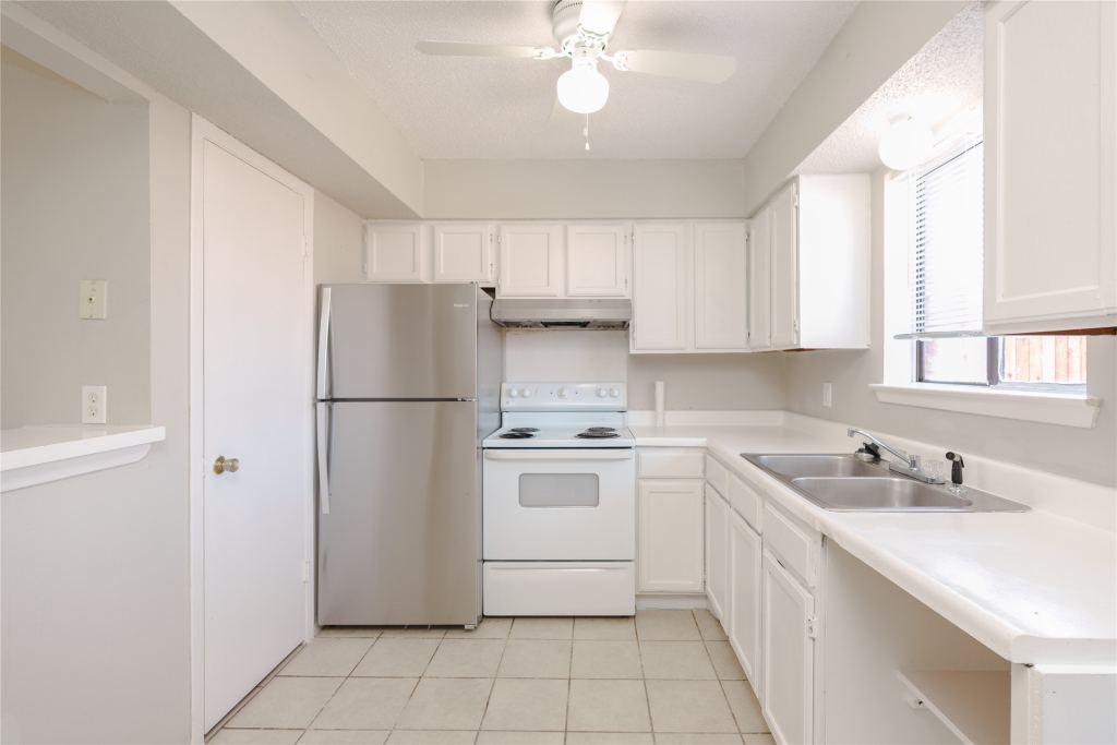 2813 Wimbledon Court D, Garland, TX 75041 — photo 1