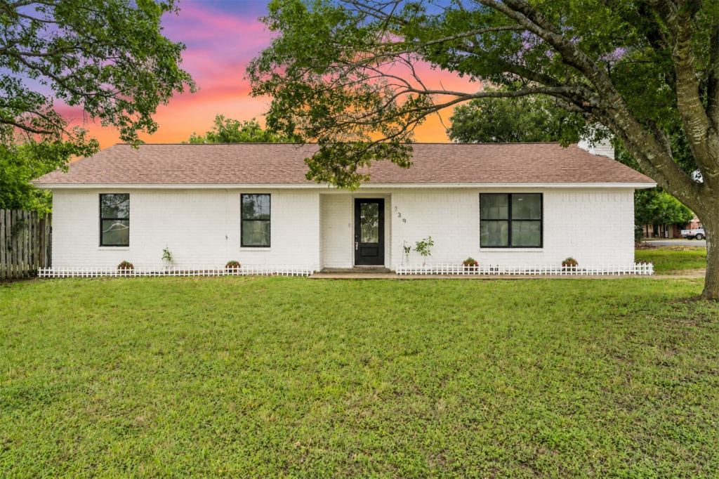 139 Claire Newell Lane, Waco, TX 76705 — photo 1