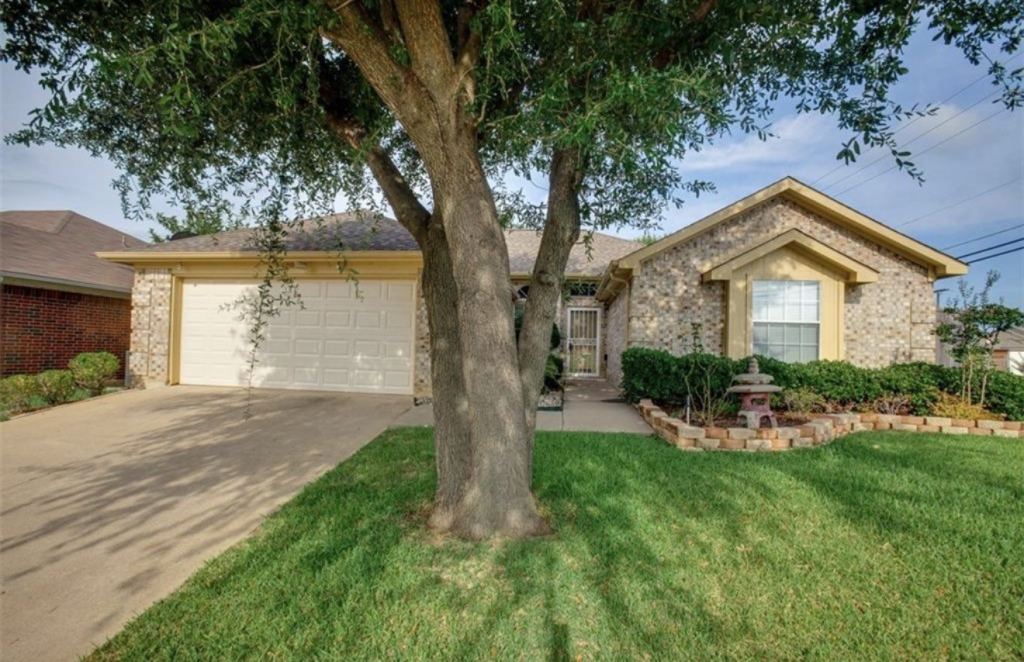 6200 Pierce Arrow Drive, Arlington, TX 76001 — photo 1