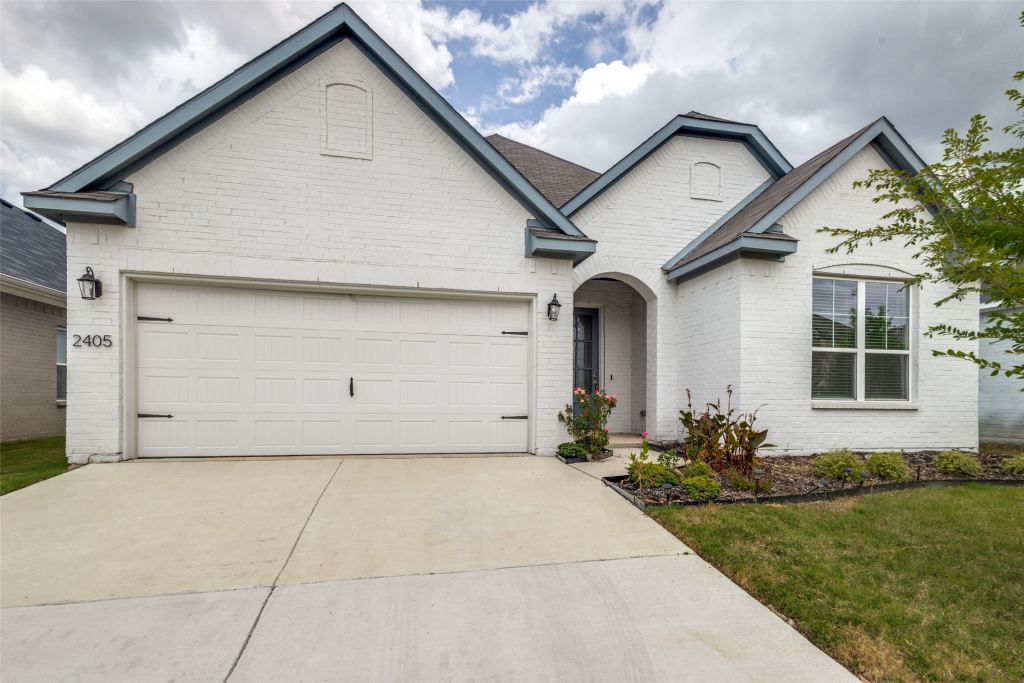 2405 Donella Drive, Denton, TX 76207 — photo 1