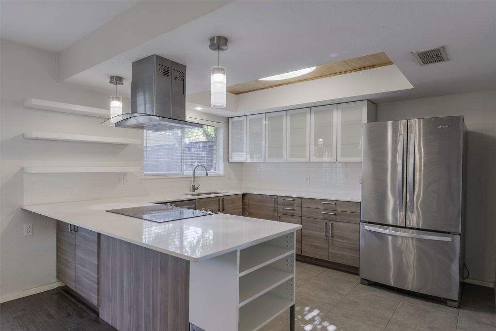 326 Westview Terrace, Arlington, TX 76013 — photo 1