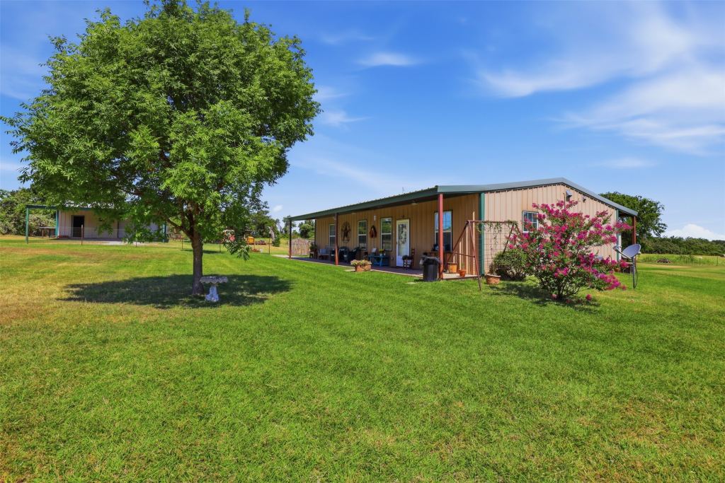 5770 W Highway 199, Springtown, TX 76082 — photo 1