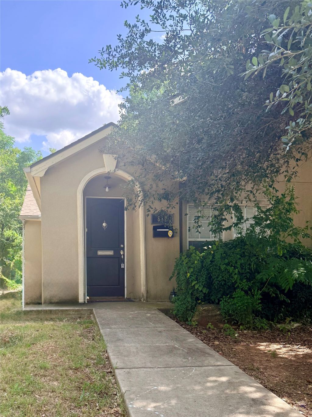 814 W College Street 812, Sherman, TX 75092 — photo 1