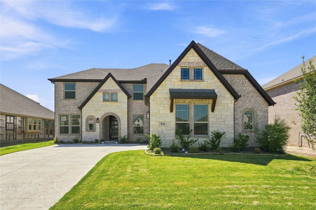 824 Blue Fescue Road, Justin, TX 76247 — photo 1