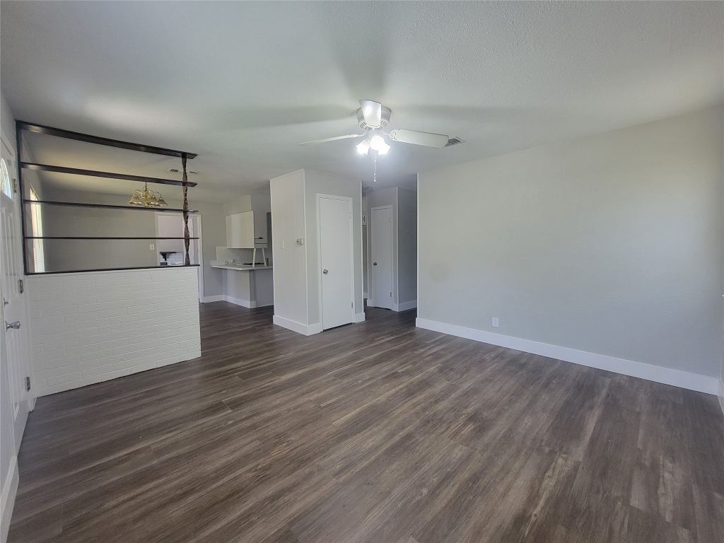 829 E Mustang Street, Crowley, TX 76036 — photo 1