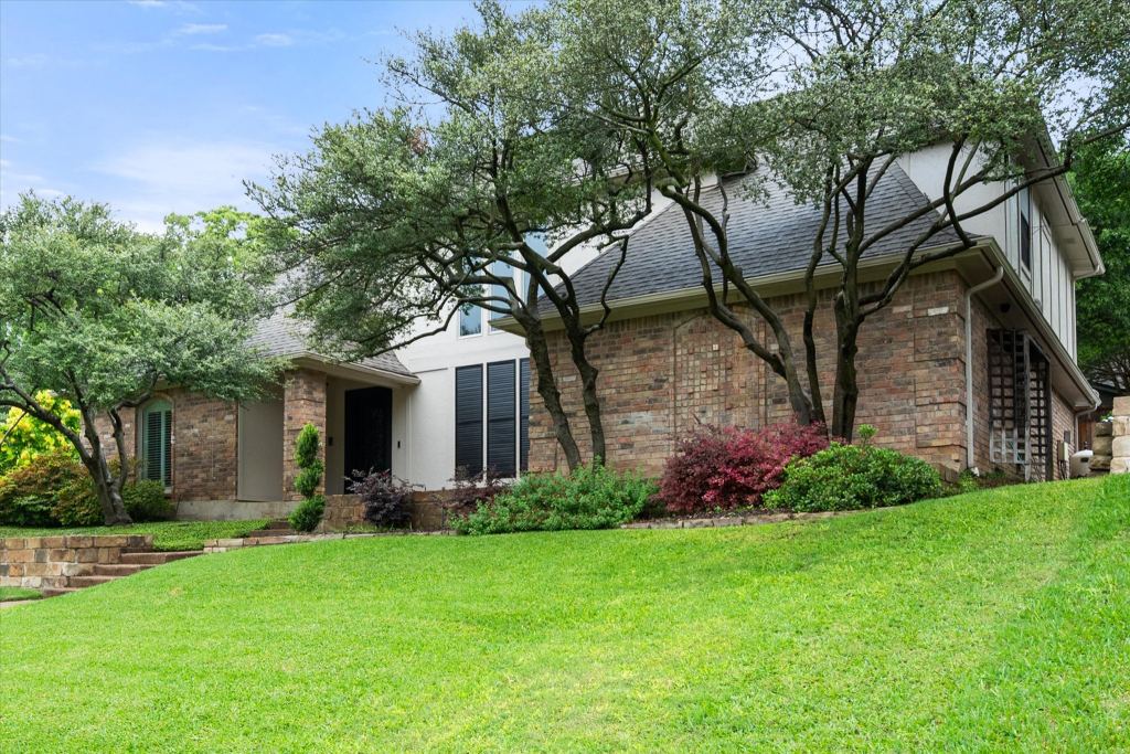 907 Loch Lomond Drive, Arlington, TX 76012 — photo 1