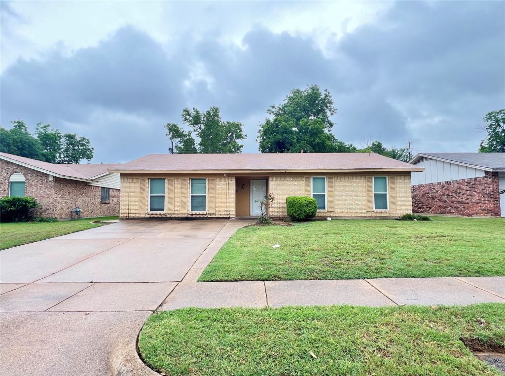 2121 Spanish Trail, Irving, TX 75060 — photo 1