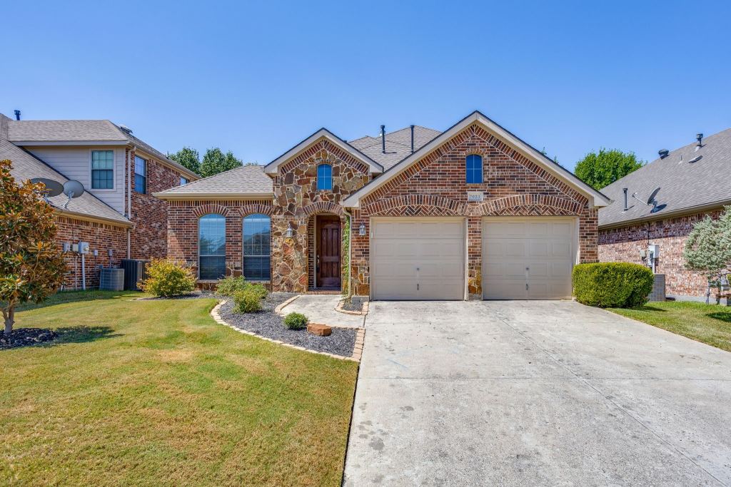 7023 Beacon Drive, Grand Prairie, TX 75054 — photo 1