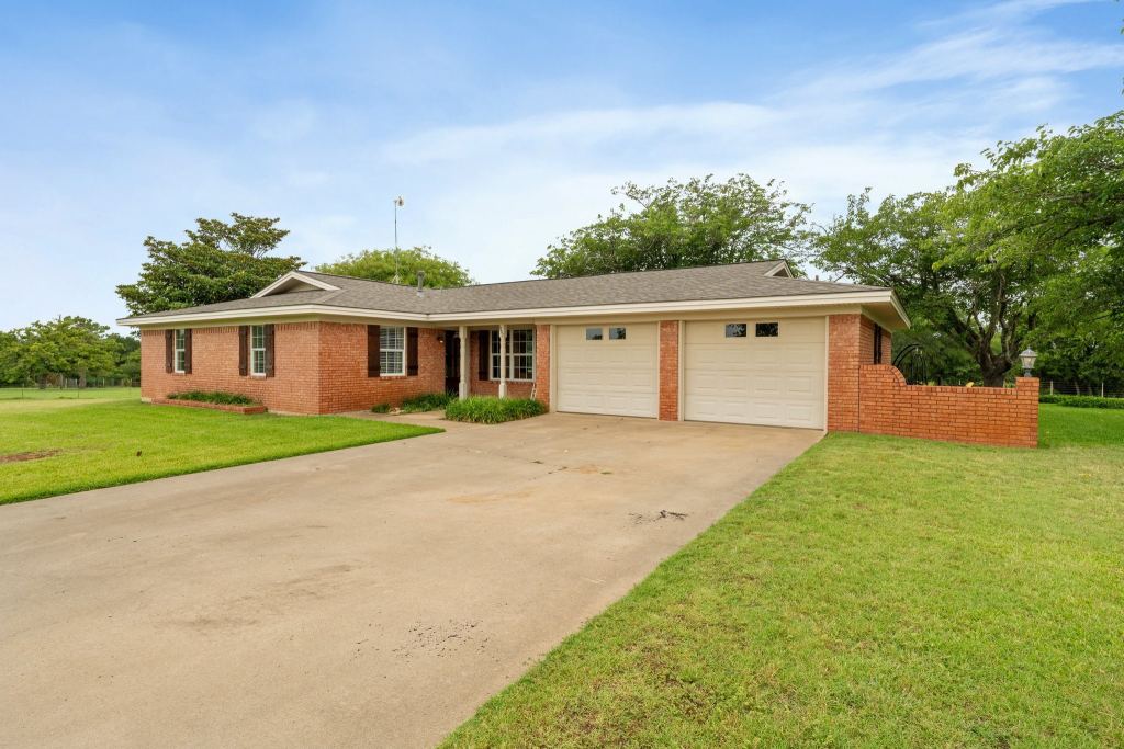 1802 County Road 428, Stephenville, TX 76401 — photo 1