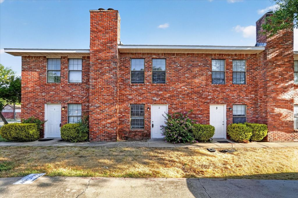 210 Rolston Road 2, Irving, TX 75060 — photo 1
